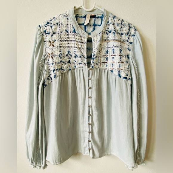 EUC Anthropologie Pilcro Jenna Embroidered Button-Down top M - Picture 3 of 9
